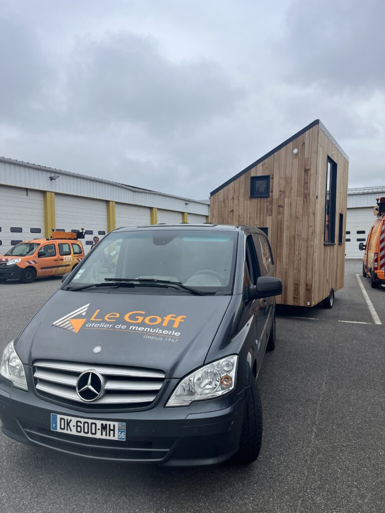 Studio mobile TYMUP lors de son passage à la DREAL pour l’homologation et l’obtention de la carte grise